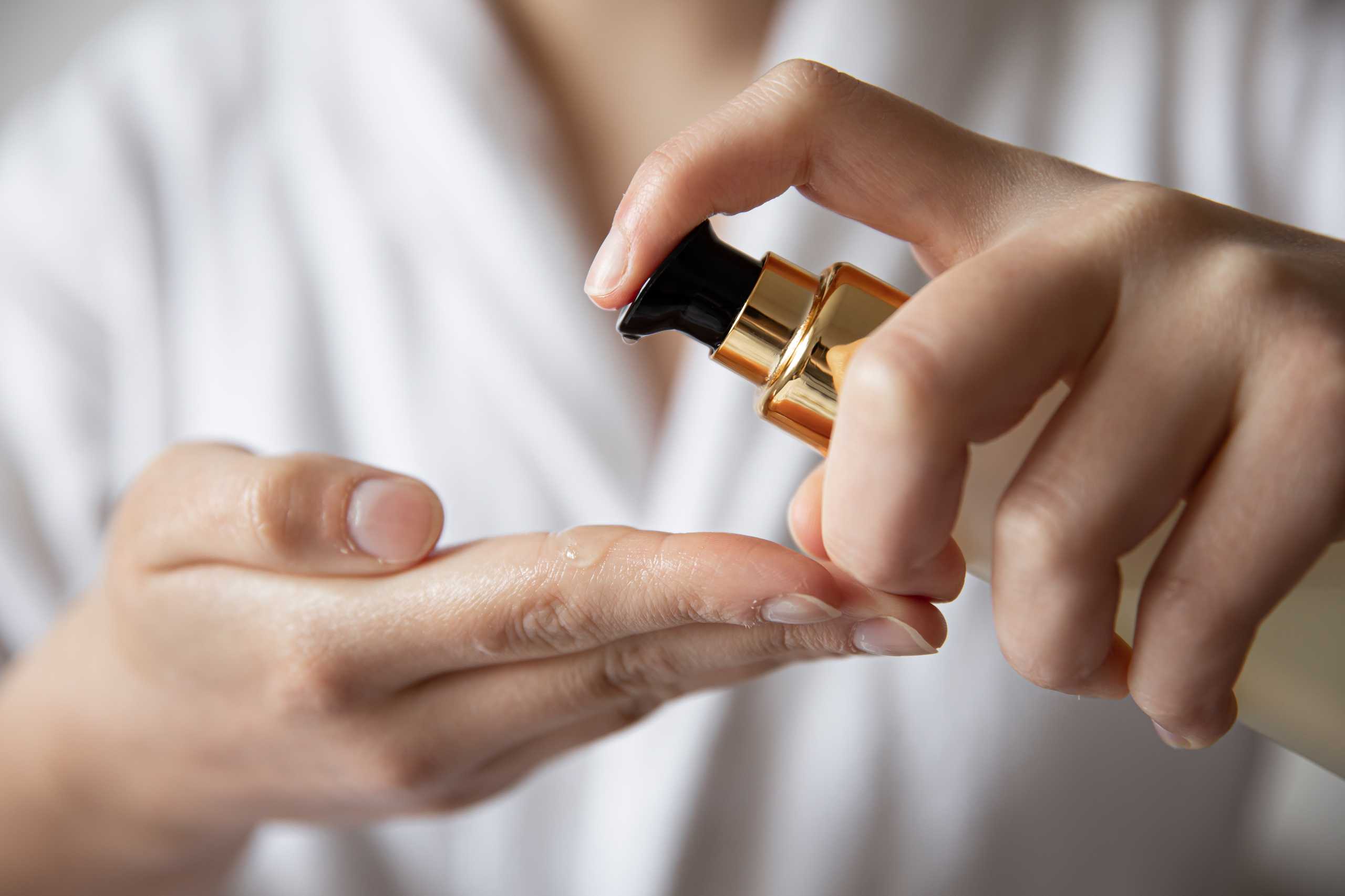 Exploring the World of Natural and Synthetic Fragrance Notes